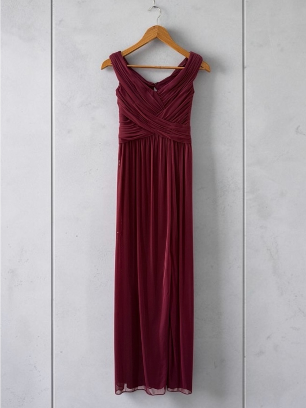 NWT David’s Bridal Off-Shoulder Evening Gown in Wine! Size 2! NEW! - Picture 10 of 15